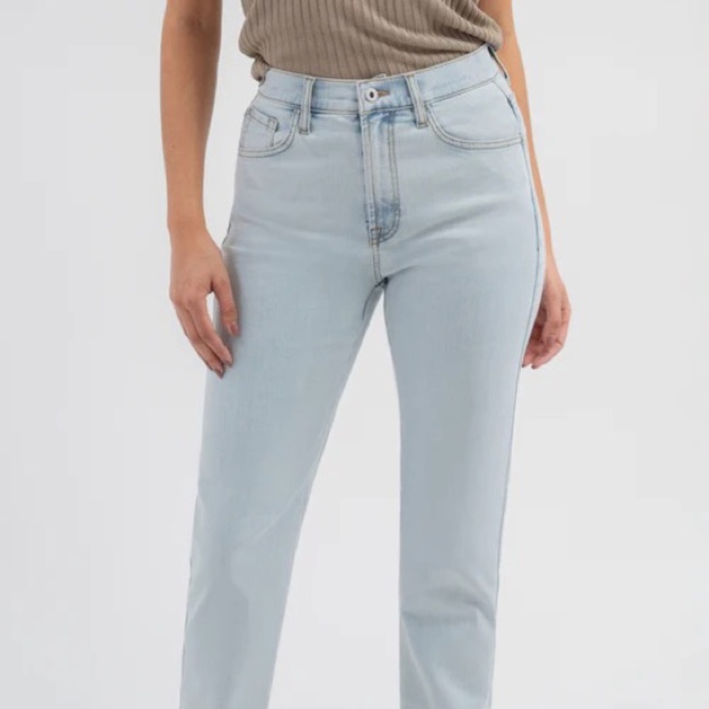Air Mom Jeans